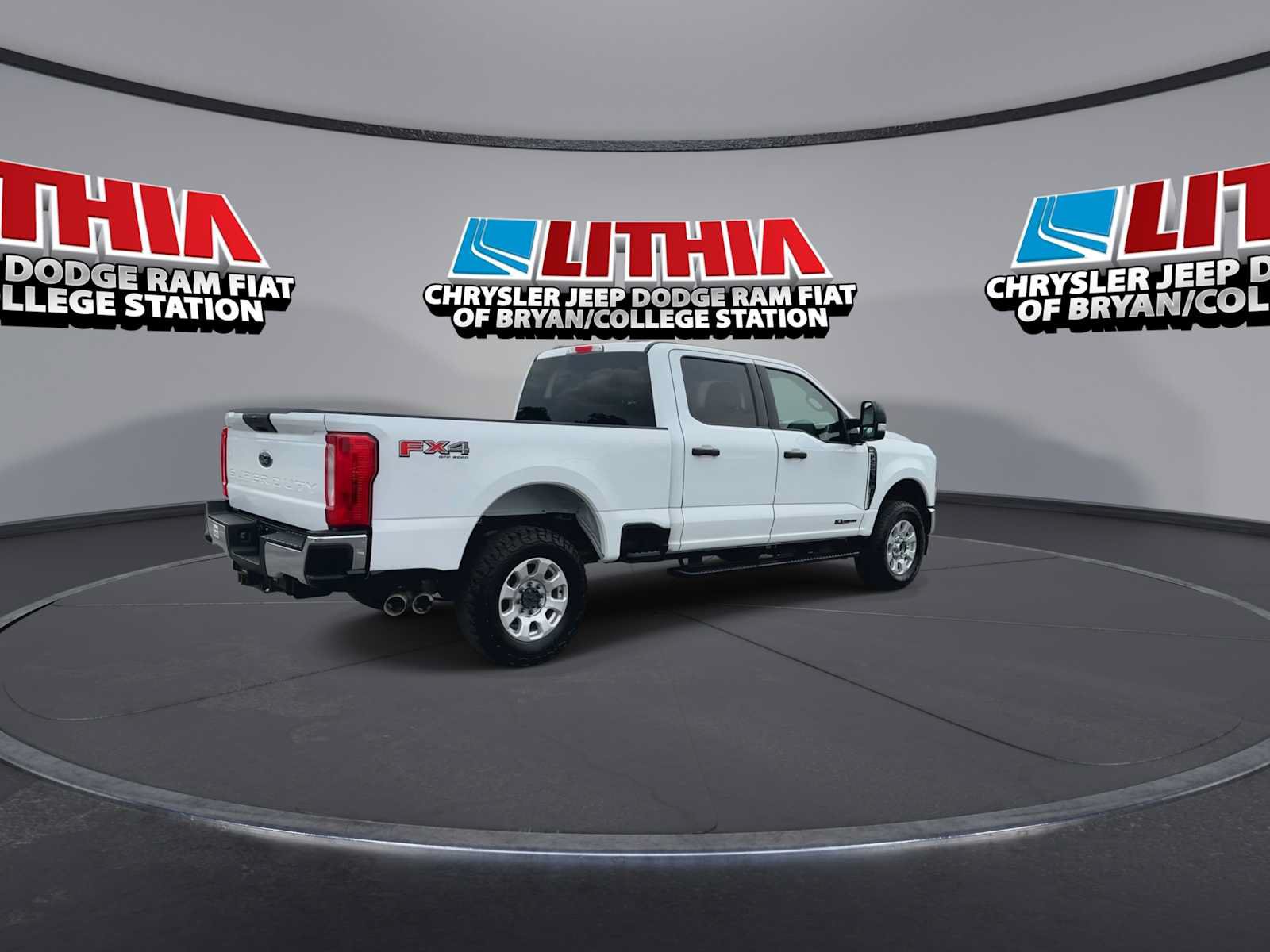 Used 2024 Ford F250 XLT w/ FX4 Off-Road Package AWD/4WD image 8
