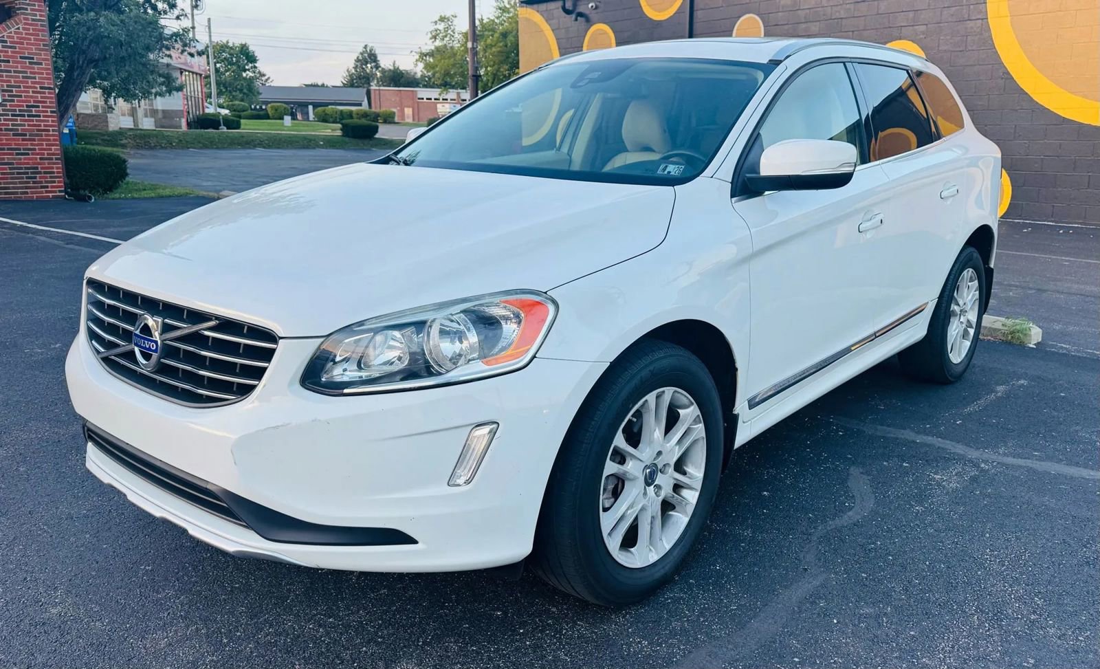 Used 2015 Volvo XC60 3.2 Premier Plus image 1