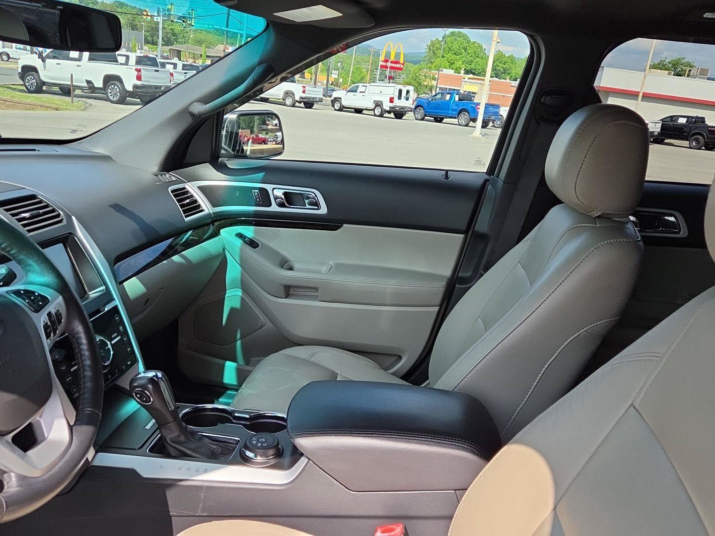 Used 2015 Ford Explorer Limited AWD/4WD image 12