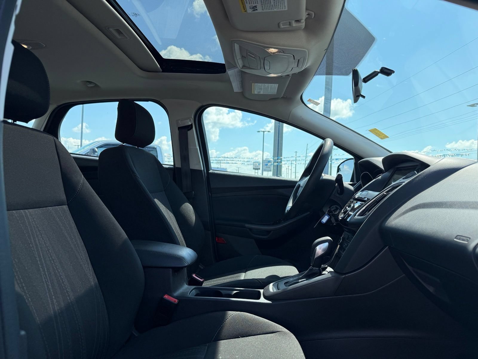 Used 2018 Ford Focus SEL FWD image 15