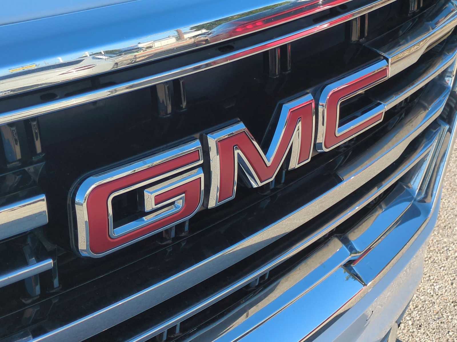 Used 2024 GMC Yukon SLT image 30