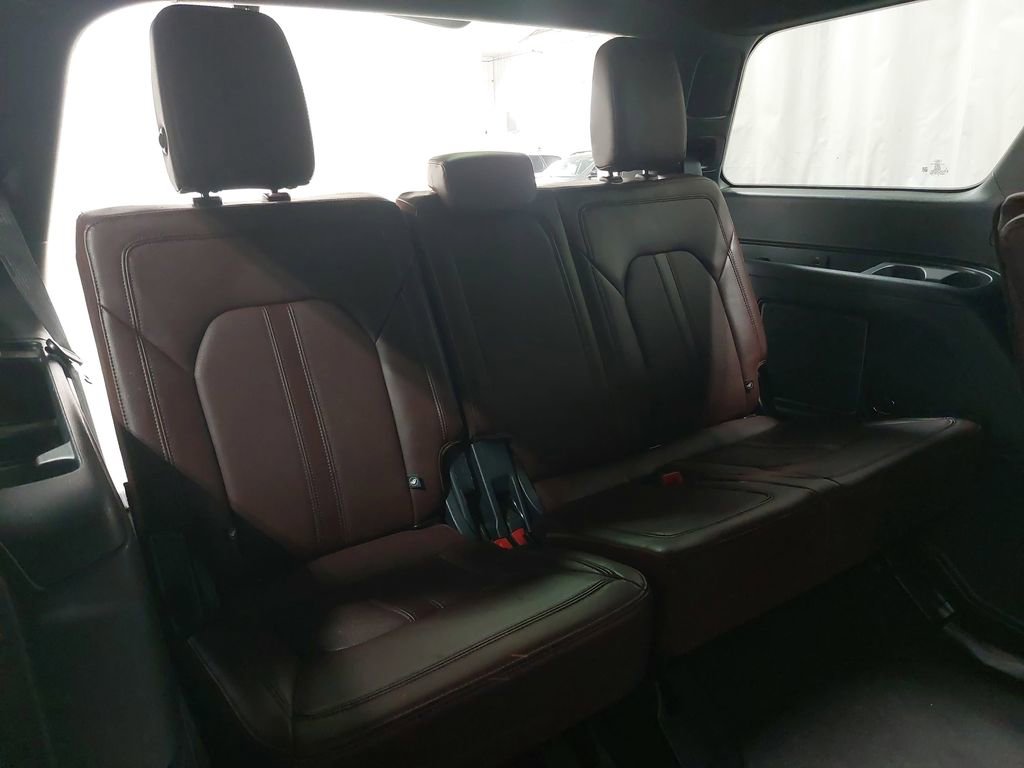 Used 2024 Ford Expedition Limited image 12