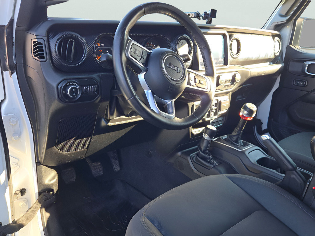Certified 2020 Jeep Gladiator Overland AWD/4WD image 24