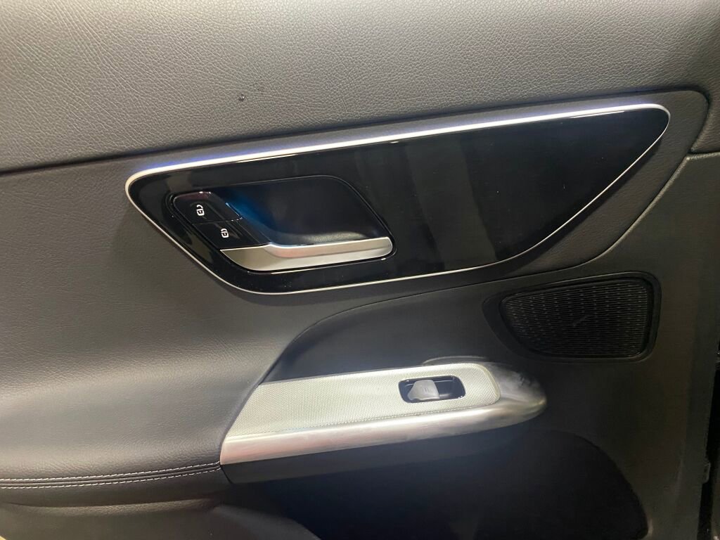 New 2026 Mercedes-Benz GLC 300 4MATIC image 17