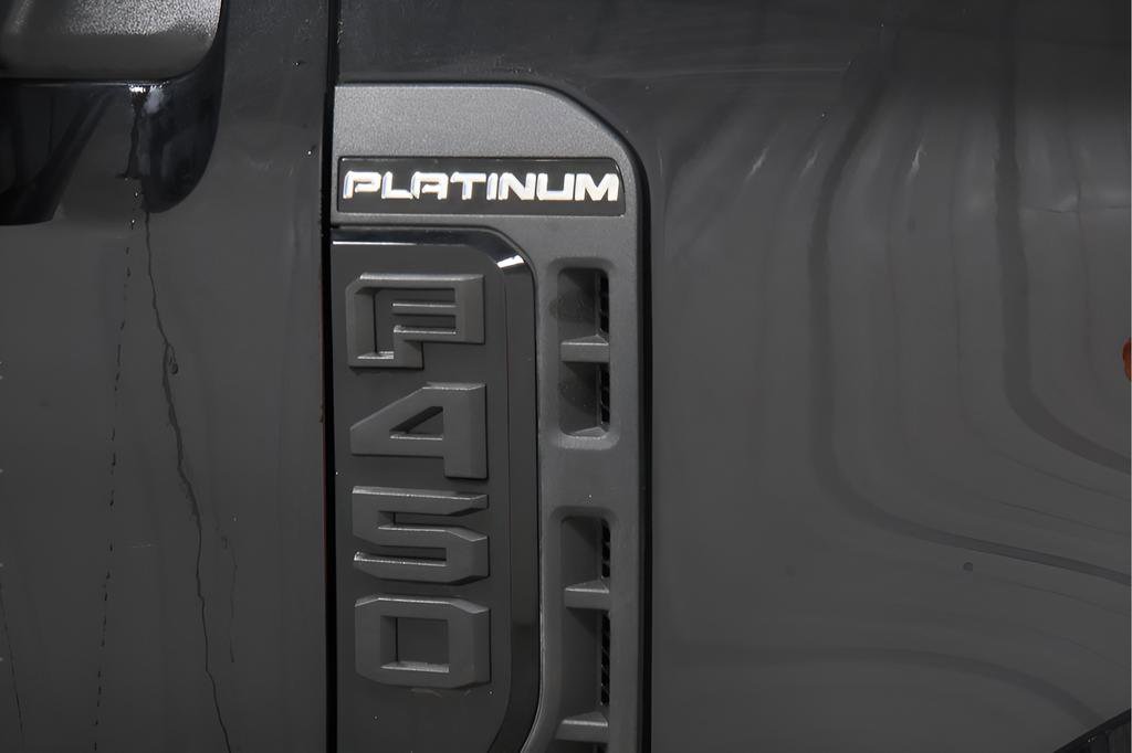 Used 2025 Ford F450 Platinum w/ FX4 Off-Road Package AWD/4WD image 32