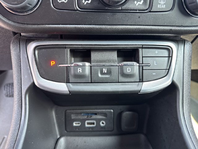 Used 2024 GMC Terrain SLT AWD/4WD image 23