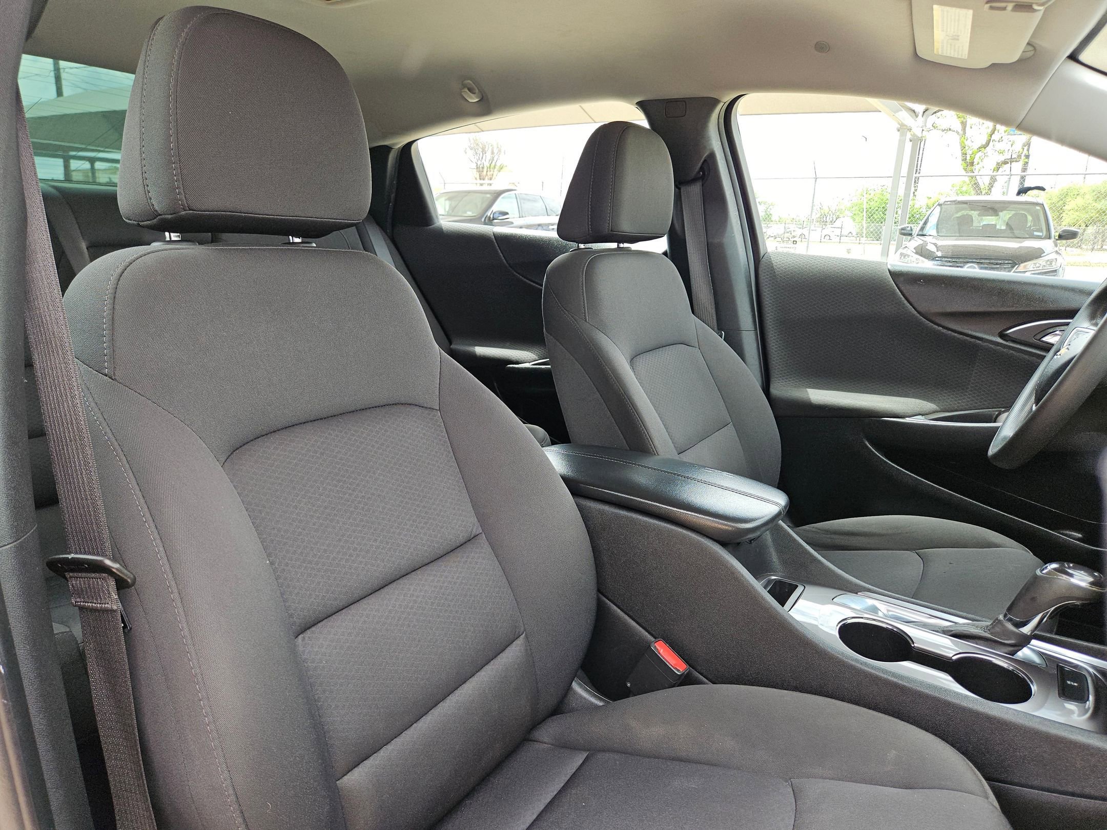 Used 2020 Chevrolet Malibu LT image 30