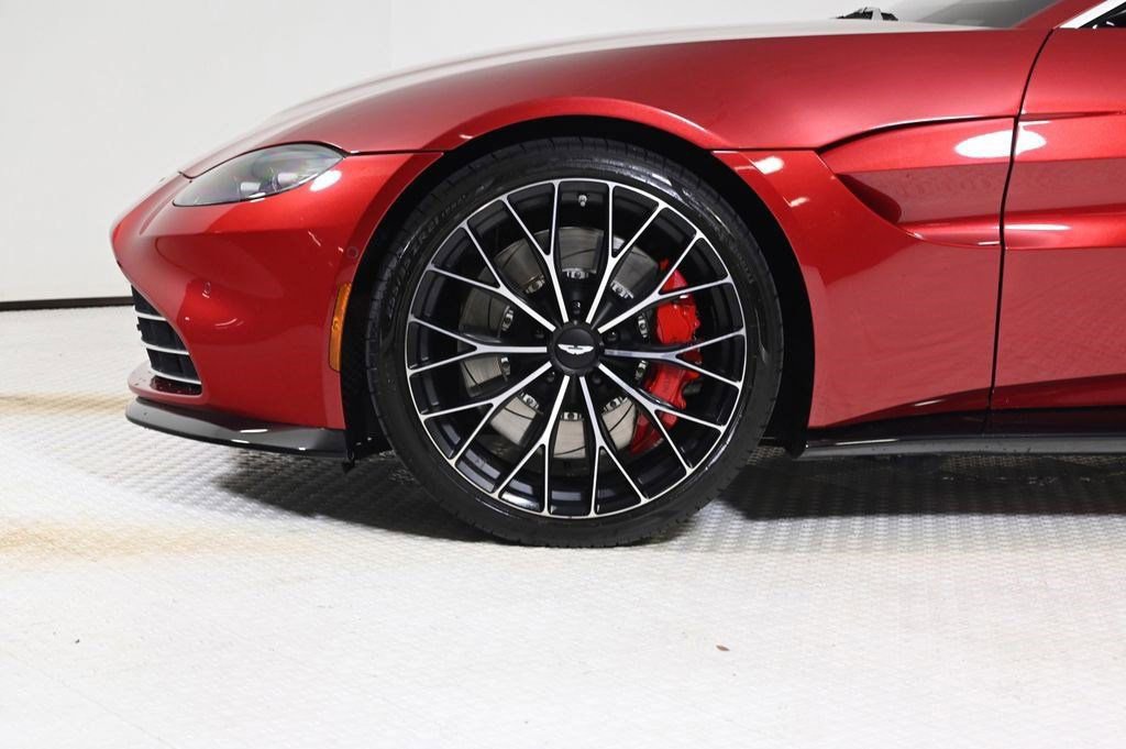 Used 2023 Aston Martin V8 Vantage Coupe image 28