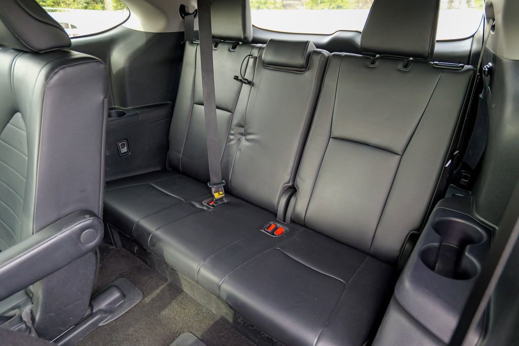Used 2023 Toyota Highlander XLE AWD/4WD image 25