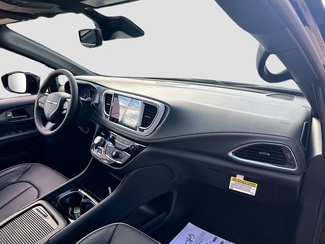 New 2026 Chrysler Pacifica Limited w/ S Appearance Package image 34