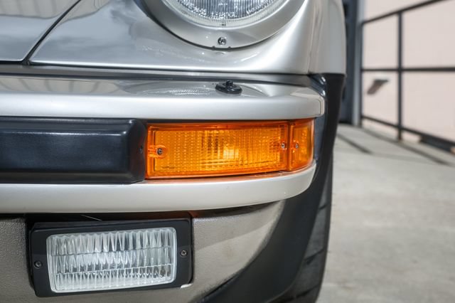 Used 1989 Porsche 911 Carrera RWD image 21
