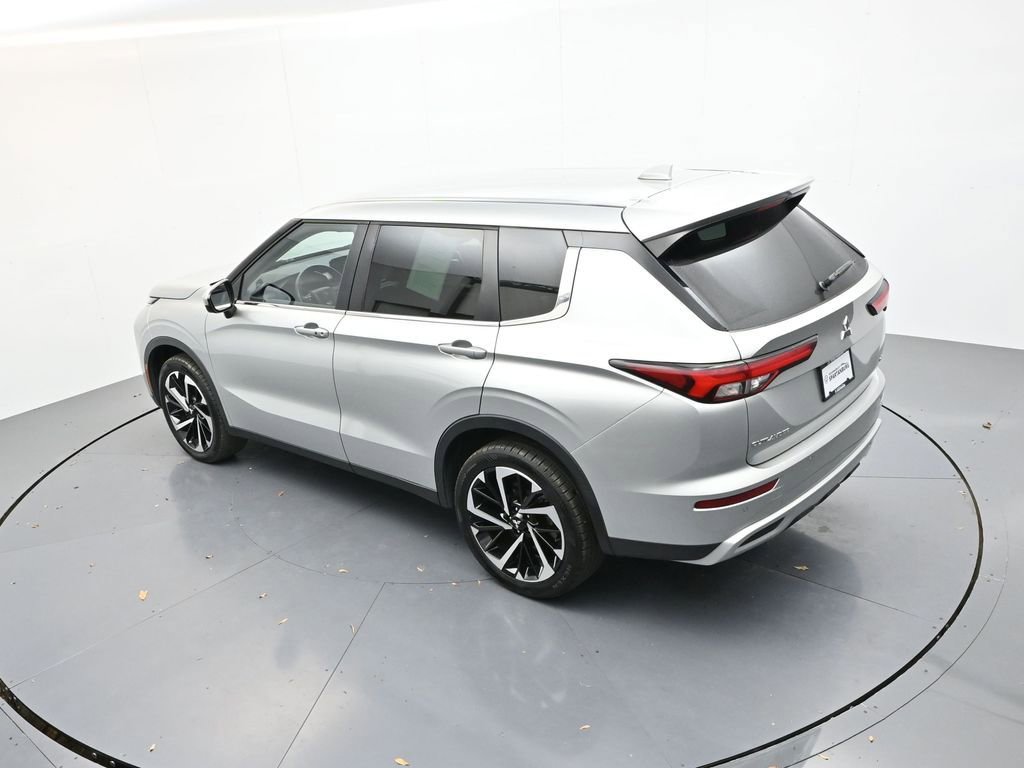 Used 2022 Mitsubishi Outlander SE image 21