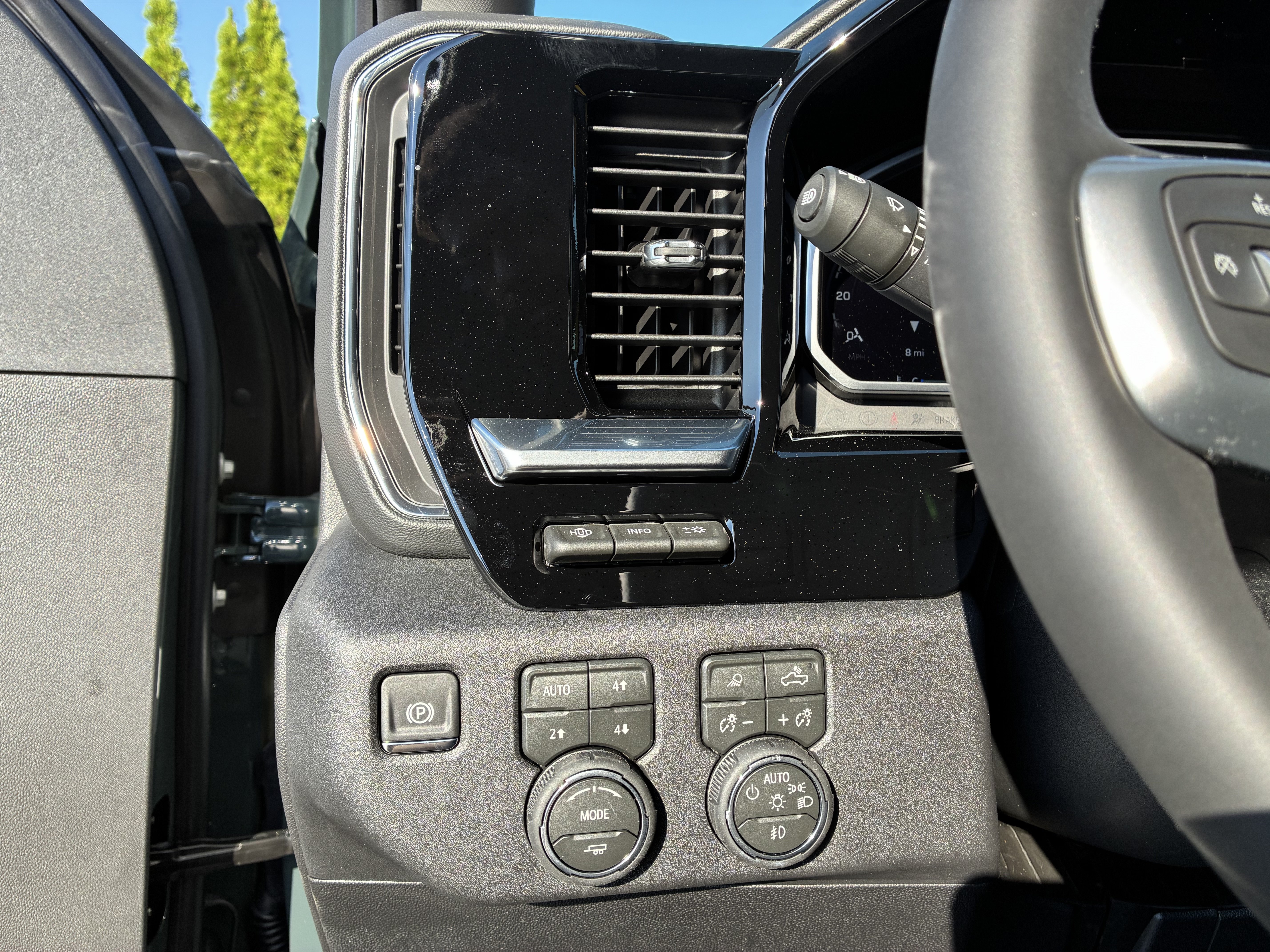 New 2026 Chevrolet Silverado 3500 LTZ w/ LTZ Plus Package AWD/4WD image 28