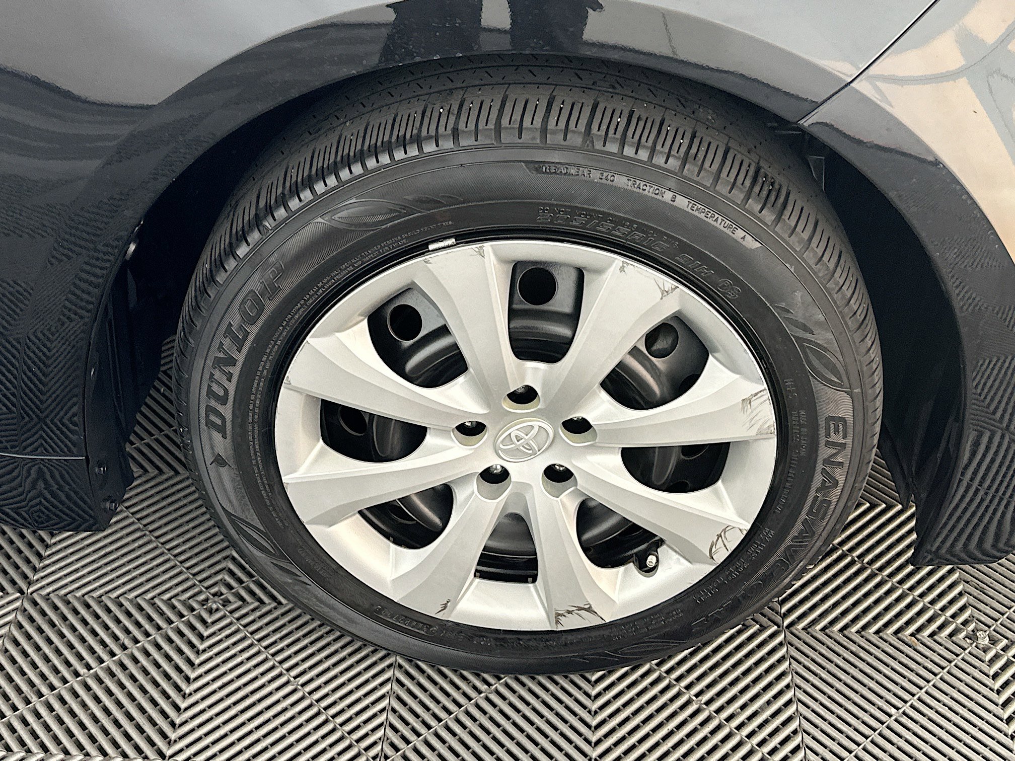 Used 2022 Toyota Corolla LE image 11