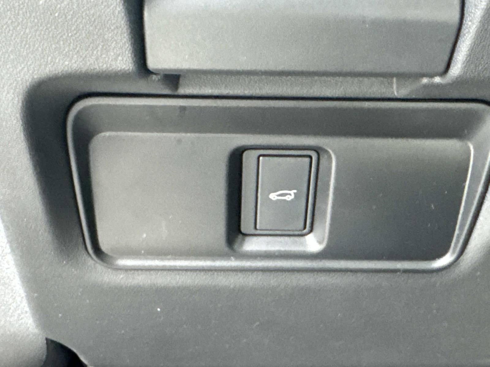 Used 2024 Land Rover Discovery Sport Dynamic SE image 21