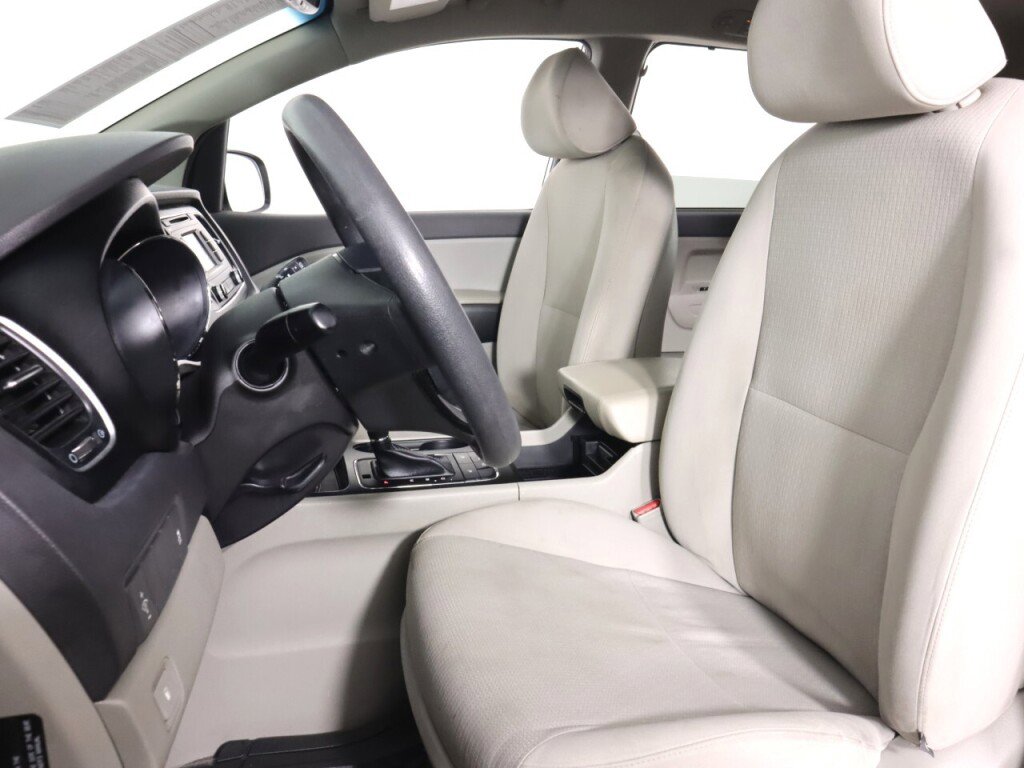 Used 2016 Kia Sedona LX w/ LX Convenience Package image 24