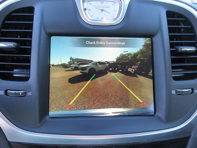 Used 2021 Chrysler 300 Touring w/ Chrome Appearance Package RWD image 26