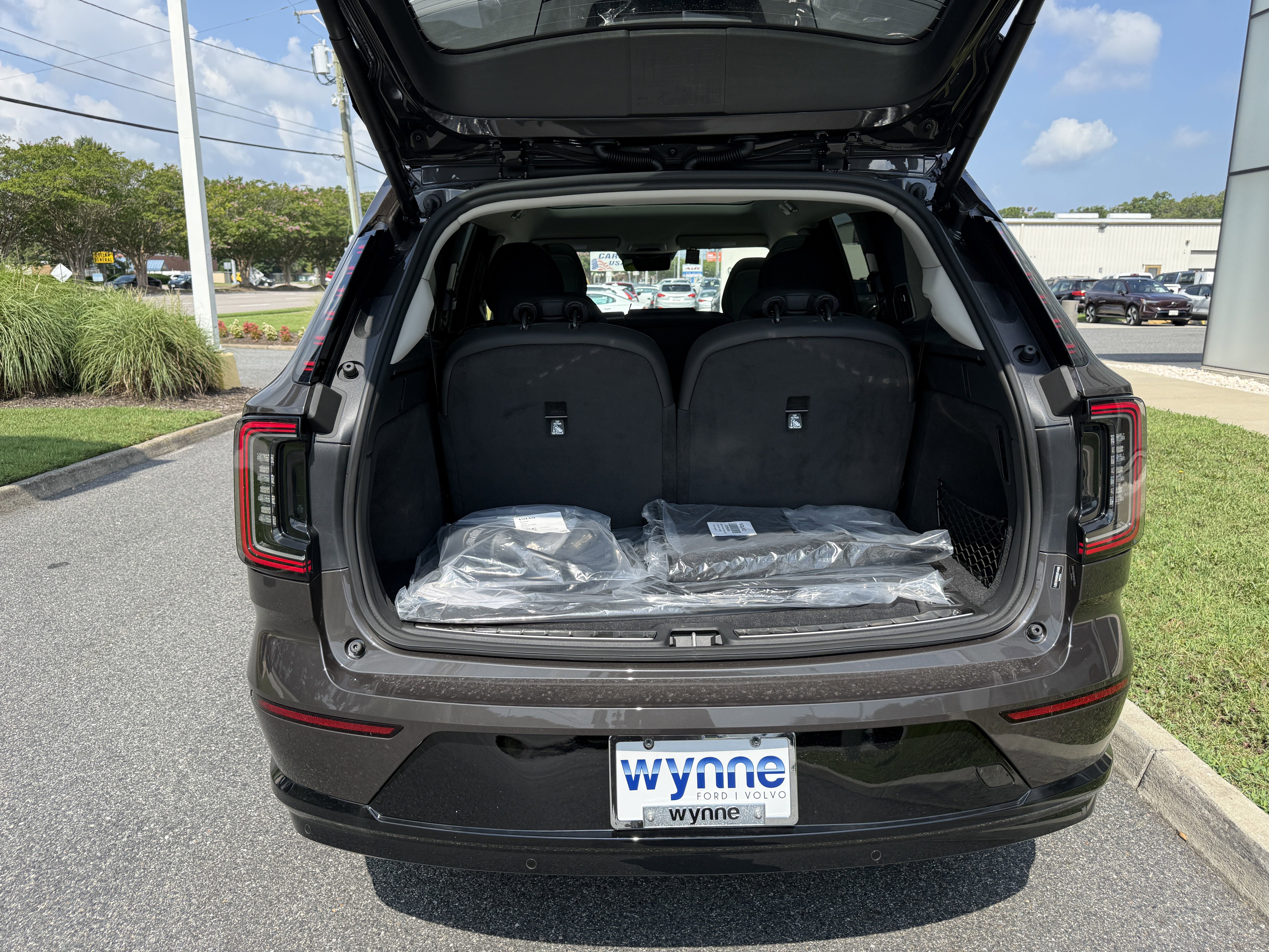 New 2025 Volvo EX90 Plus image 10