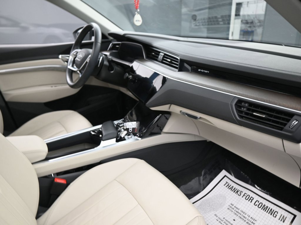 Used 2024 Audi Q8 e-tron Premium image 41