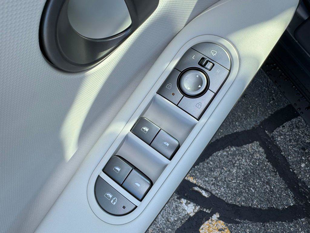 New 2025 Hyundai Ioniq 5 SEL AWD/4WD image 17