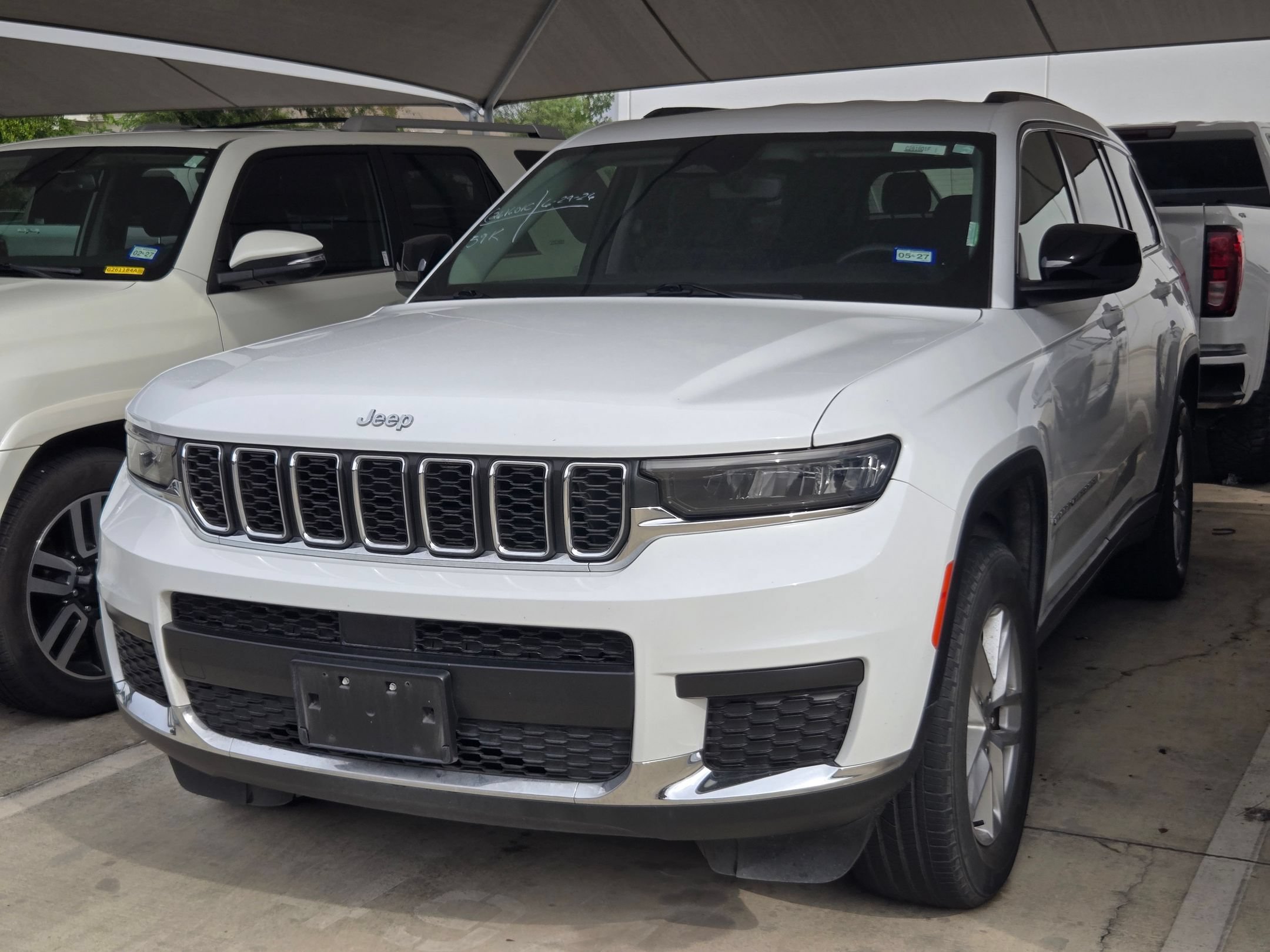 Used 2023 Jeep Grand Cherokee L Laredo AWD/4WD image 3