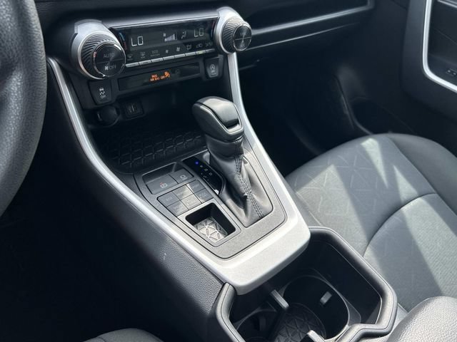 Used 2025 Toyota RAV4 XLE AWD/4WD image 25