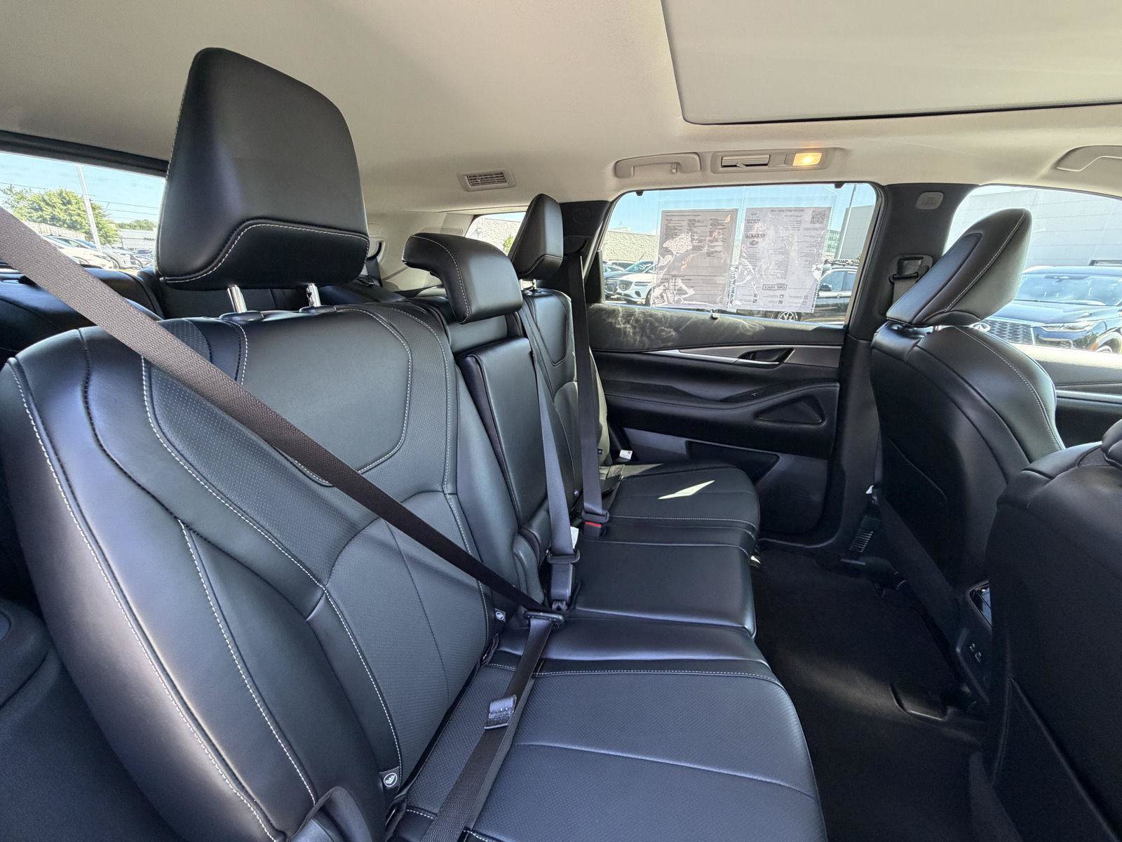 Used 2023 INFINITI QX60 Luxe w/ Cargo Package AWD/4WD image 13