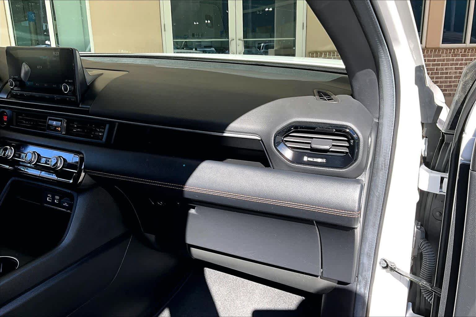 Certified 2025 Honda Pilot Sport image 50