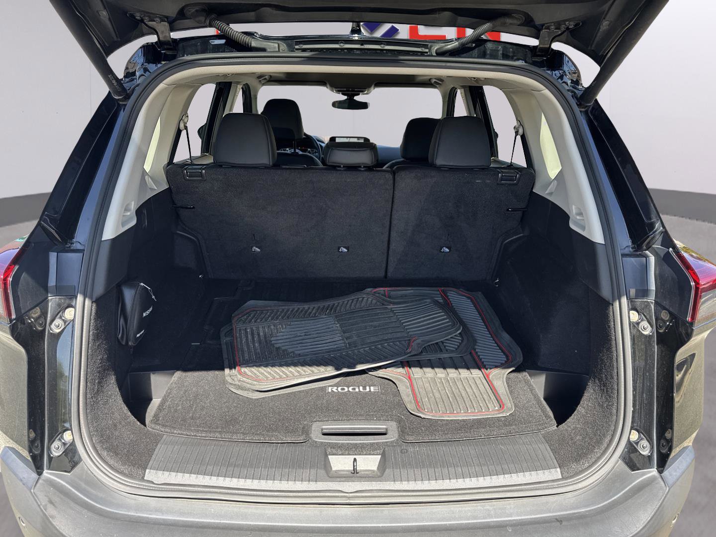 Used 2023 Nissan Rogue SL w/ SL Premium Package FWD image 33