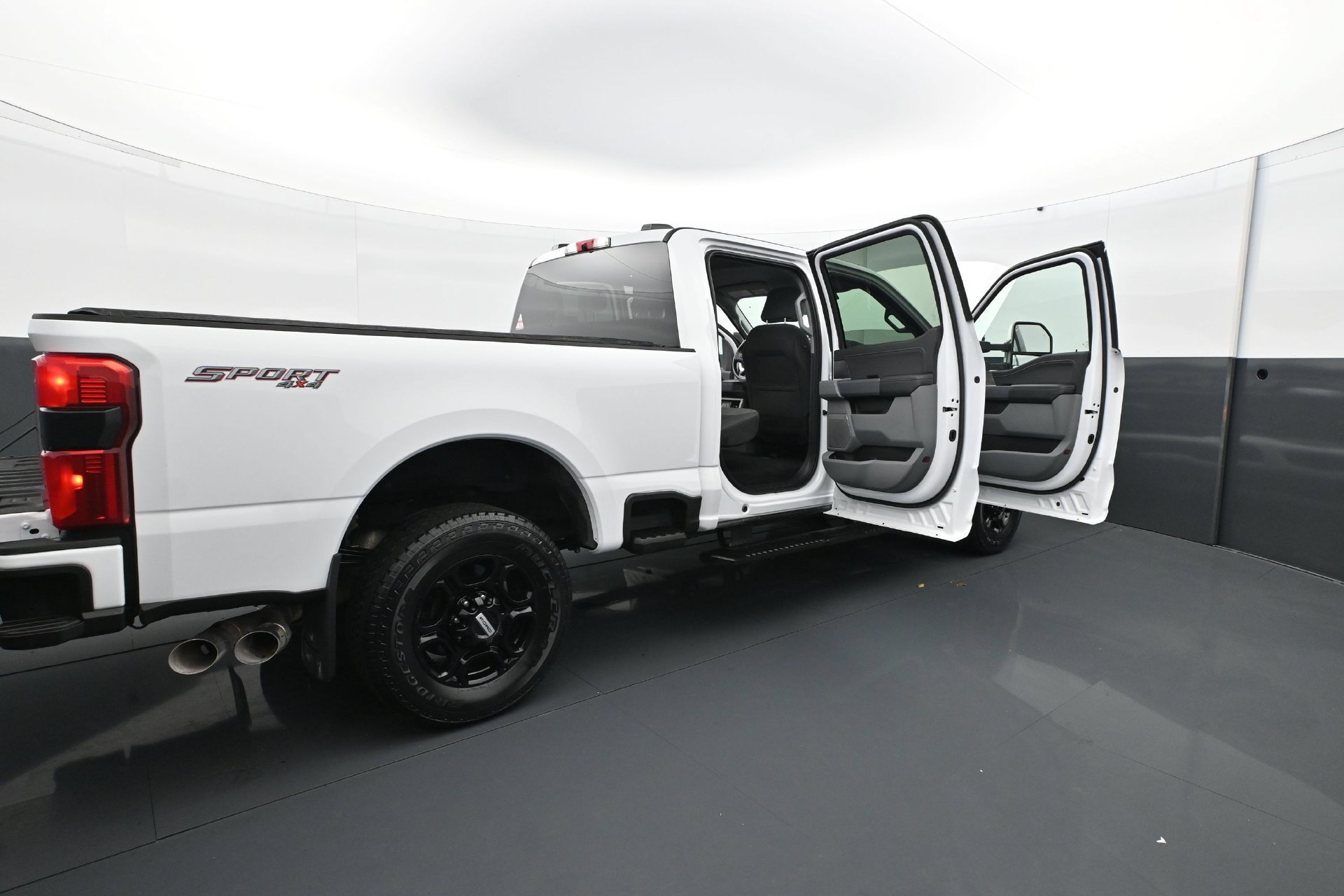 Used 2024 Ford F250 XLT w/ XLT Premium Package AWD/4WD image 35