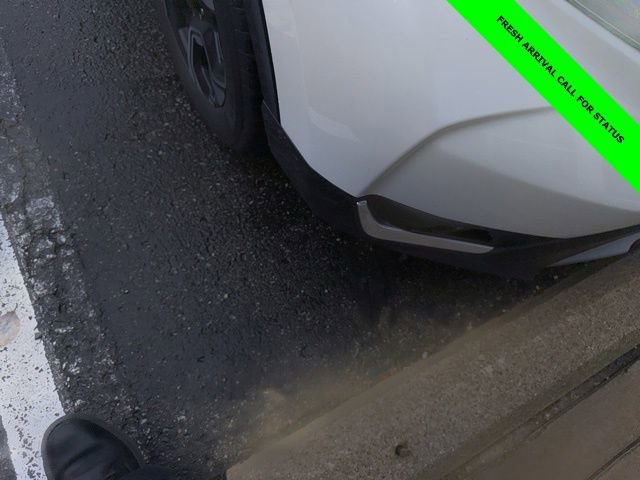 Used 2018 Honda CR-V Touring image 3