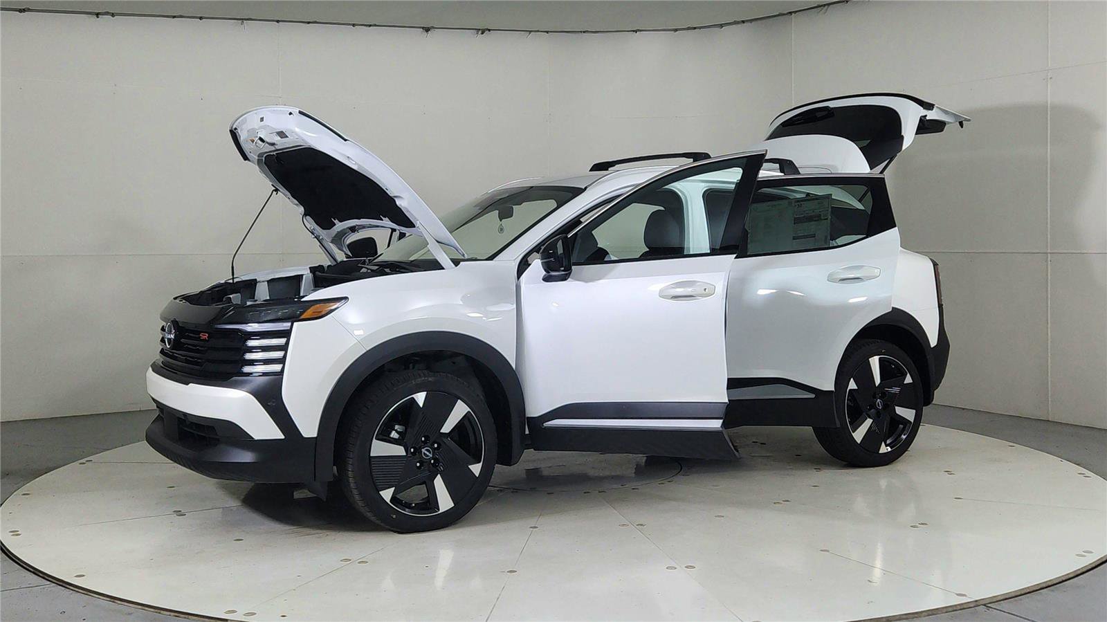 New 2026 Nissan Kicks SR w/ Cold Weather Package image 10