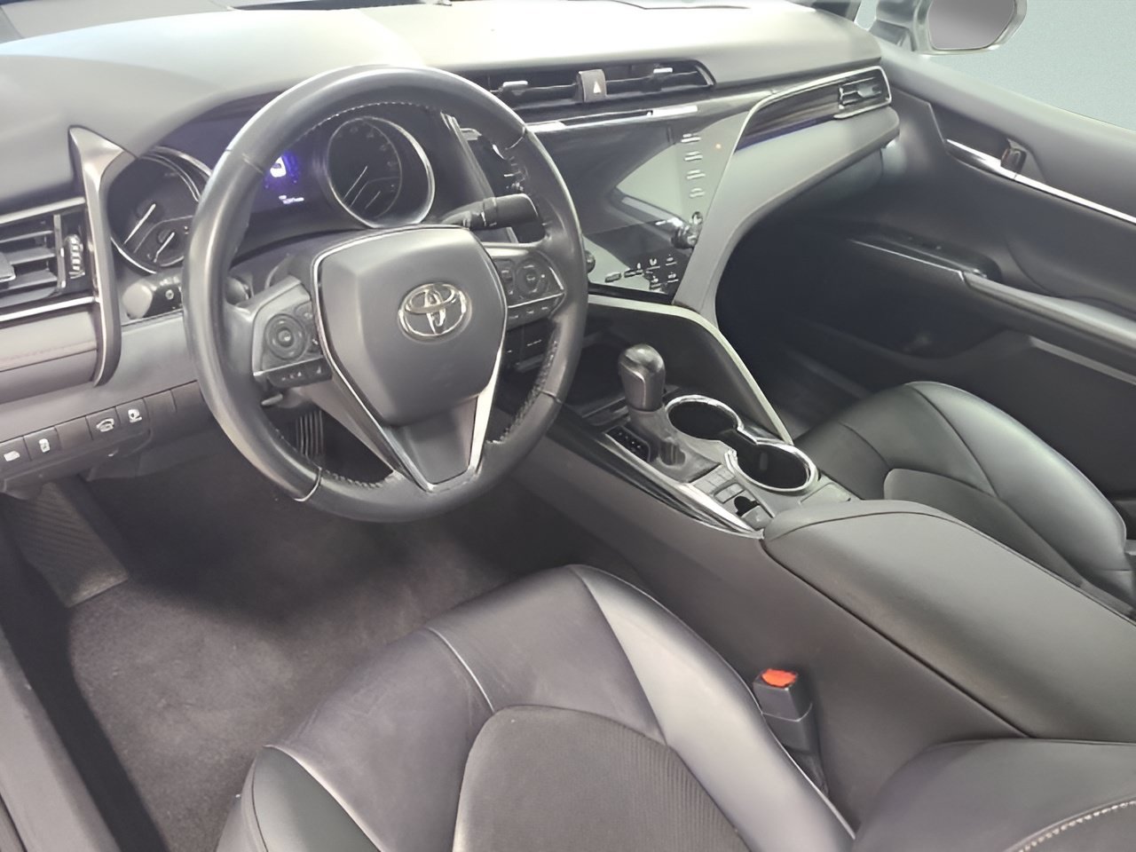 Used 2020 Toyota Camry XLE FWD image 21