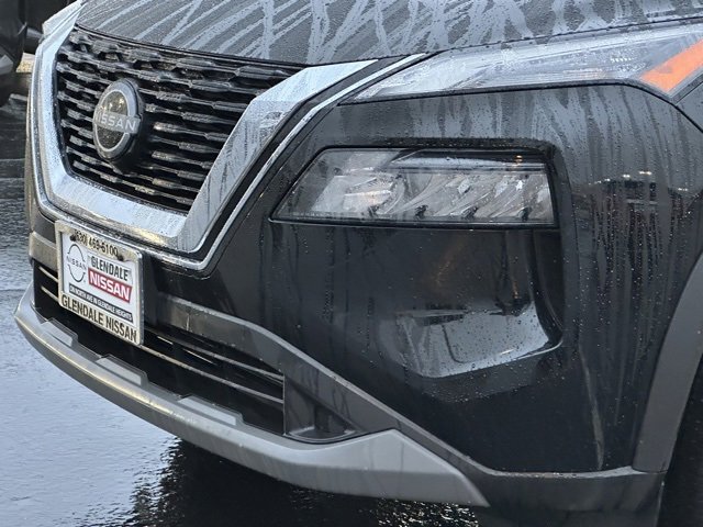 Used 2023 Nissan Rogue S image 8