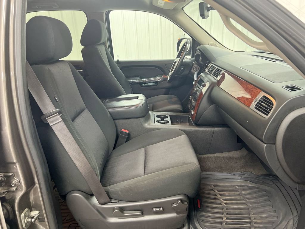Used 2013 Chevrolet Tahoe LS w/ Convenience Package RWD image 20
