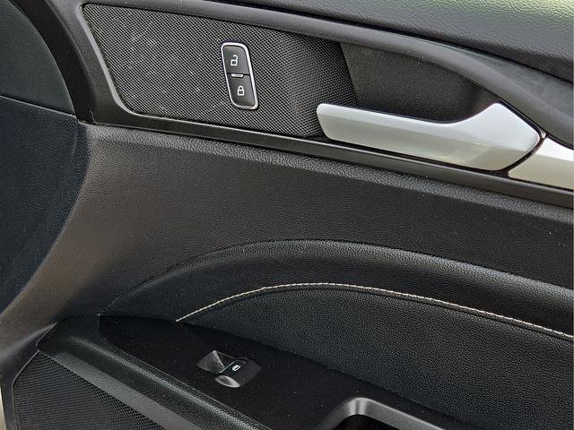 Used 2020 Ford Fusion Titanium image 10