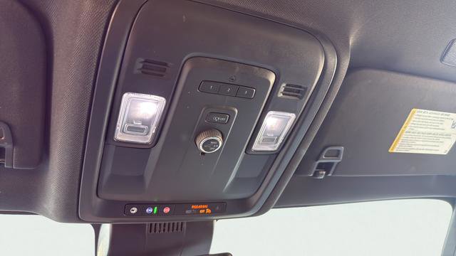 Used 2024 Chevrolet Suburban LT image 21