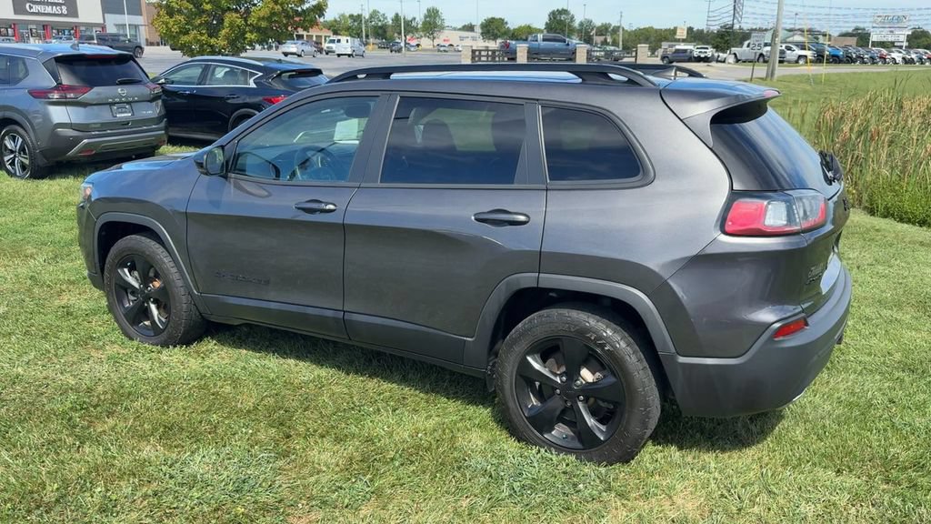 Used 2022 Jeep Cherokee Latitude Lux w/ Sun & Sound Group AWD/4WD image 4