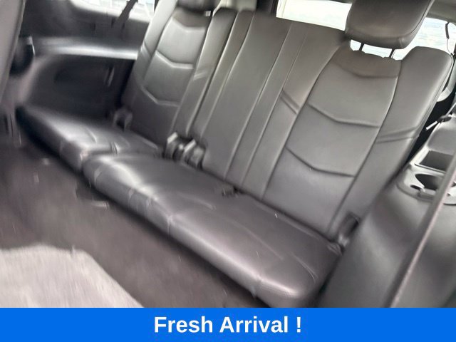 Used 2019 Cadillac Escalade ESV Luxury RWD image 5