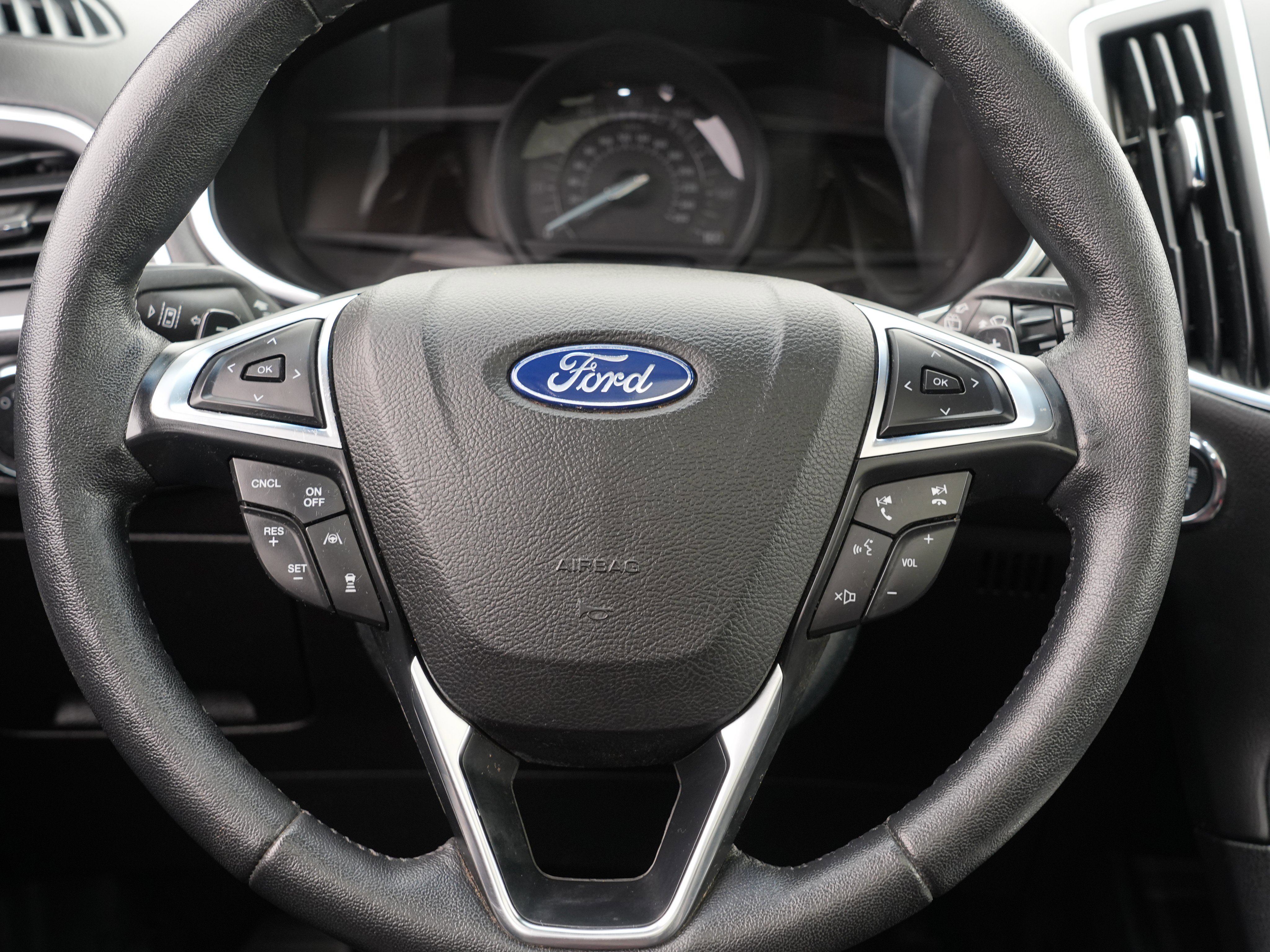 Used 2020 Ford Edge Titanium w/ Equipment Group 301A image 28