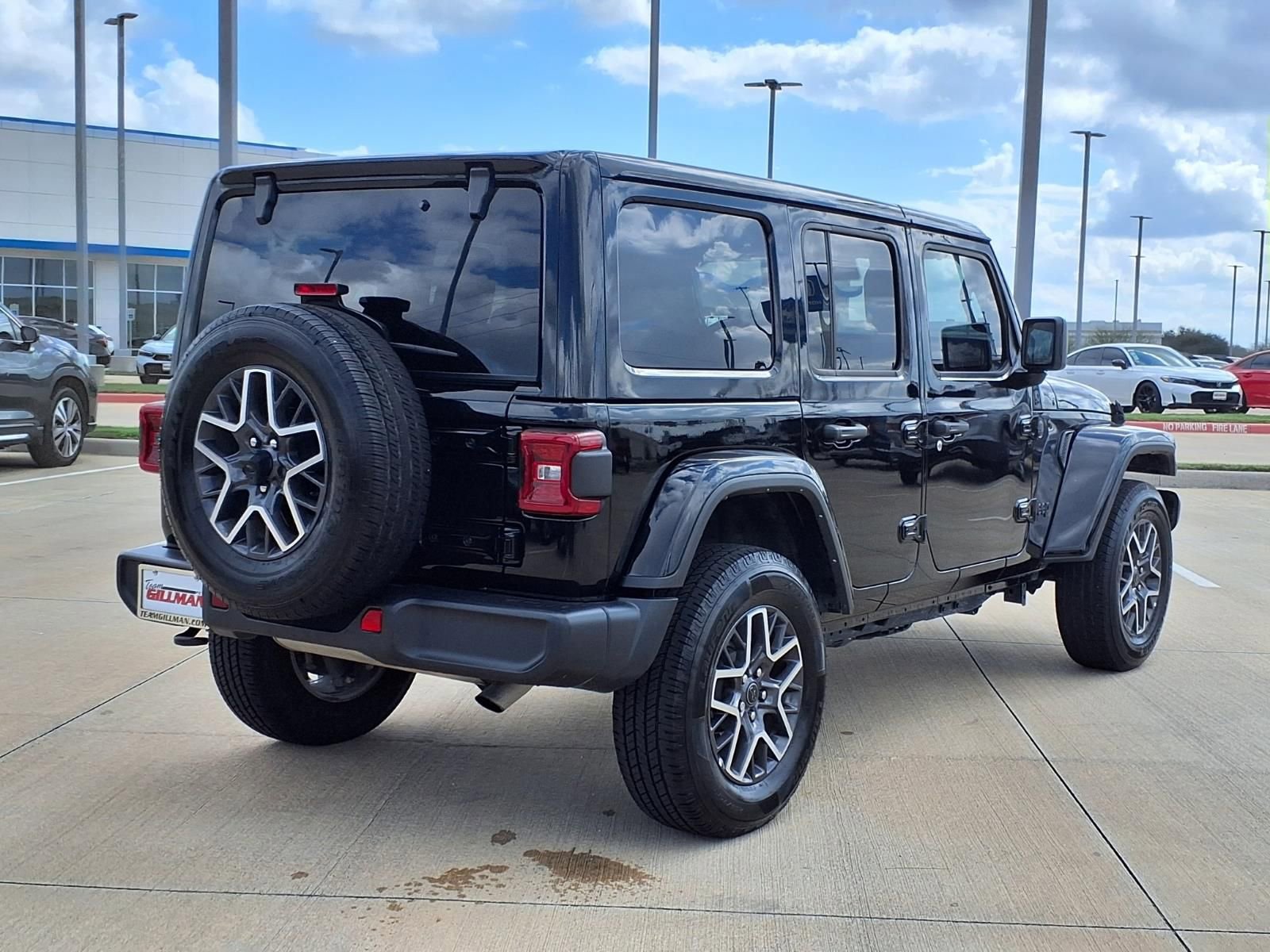 Used 2025 Jeep Wrangler Sahara image 7