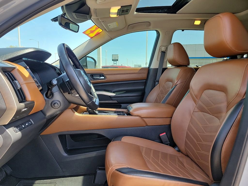 Used 2023 Nissan Pathfinder Platinum AWD/4WD image 19