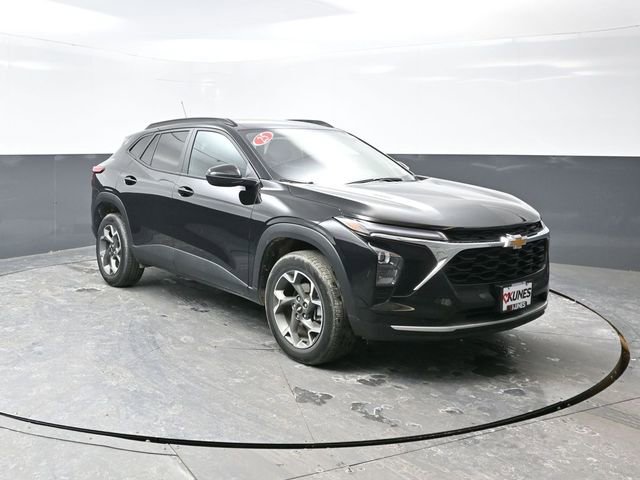 Used 2025 Chevrolet Trax LT image 5
