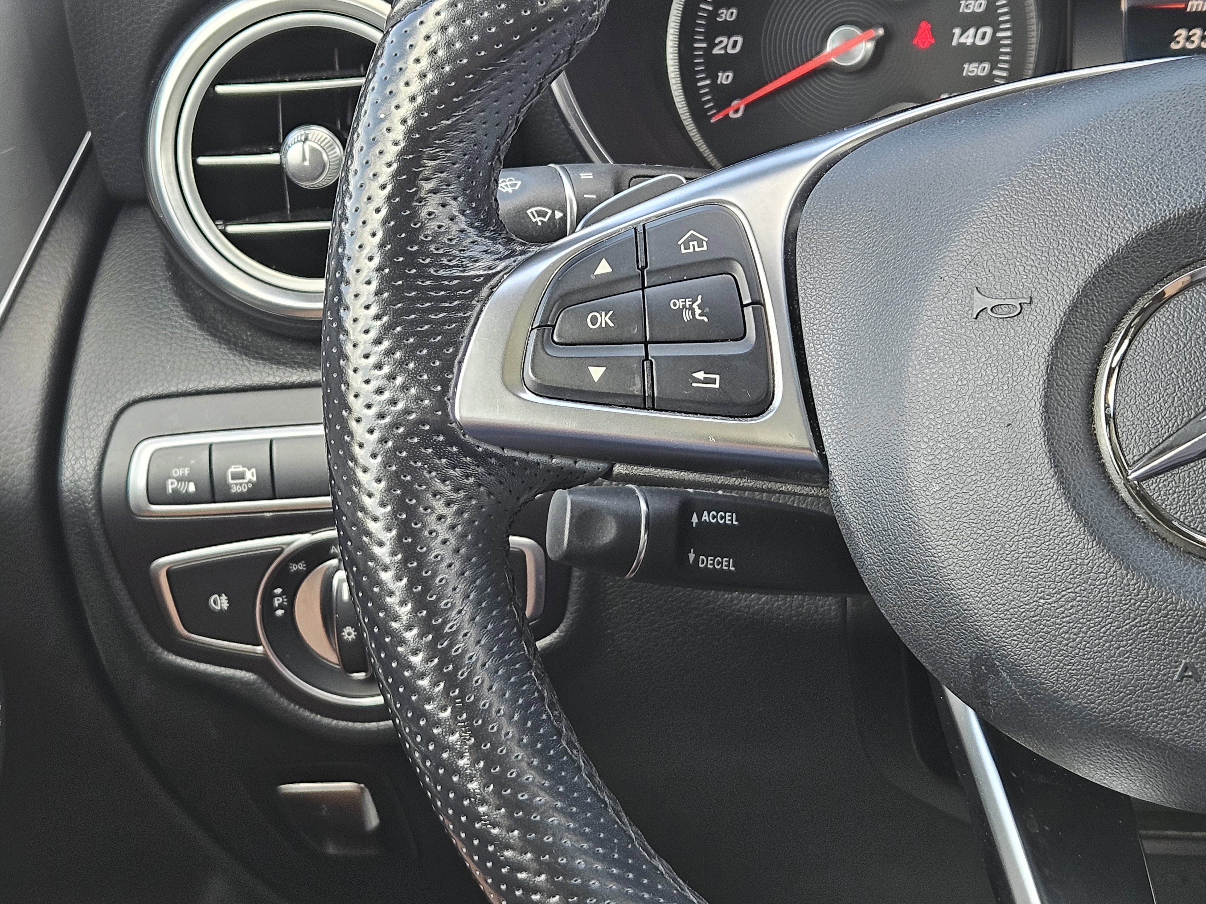 Used 2019 Mercedes-Benz GLC 300 4MATIC Coupe image 23