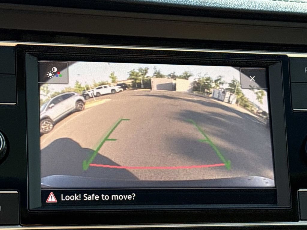 Used 2023 Volkswagen Jetta SE FWD image 15