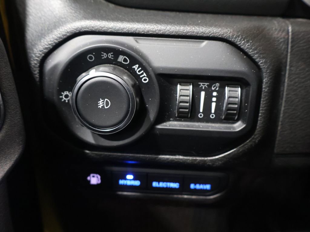 Used 2022 Jeep Wrangler Unlimited Sahara w/ Cold Weather Group image 33