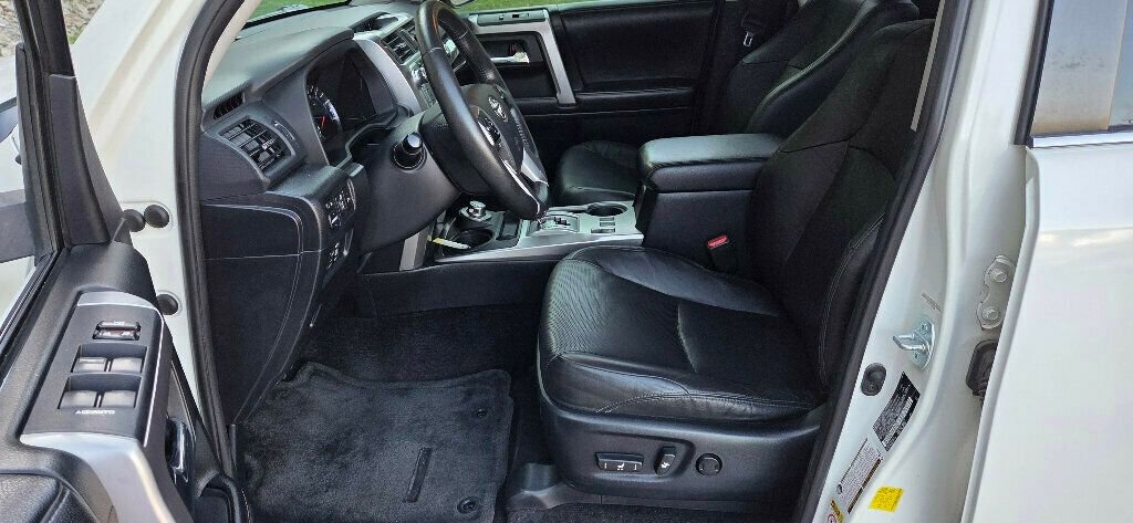 Used 2016 Toyota 4Runner Limited AWD/4WD image 11