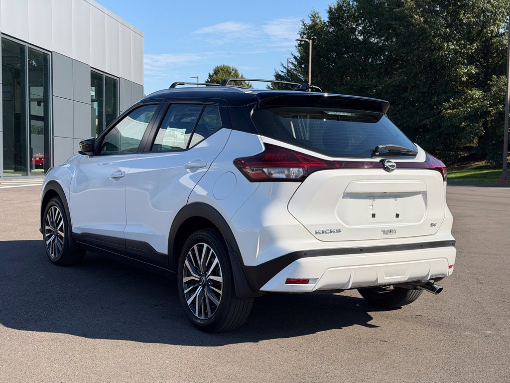 Certified 2022 Nissan Kicks SV w/ Interior Electronics Package FWD image 4
