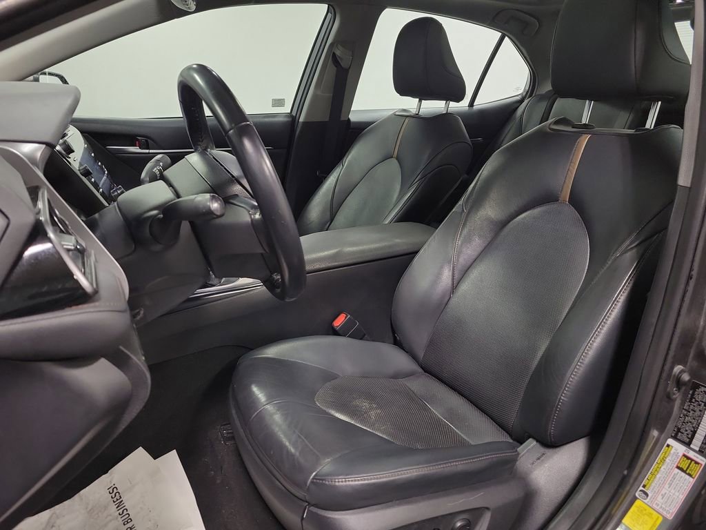 Used 2020 Toyota Camry XLE image 13