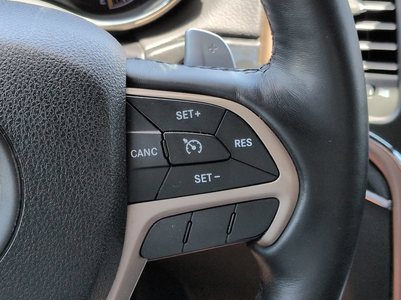 Used 2017 Jeep Grand Cherokee Limited 75th Anniversary AWD/4WD image 27